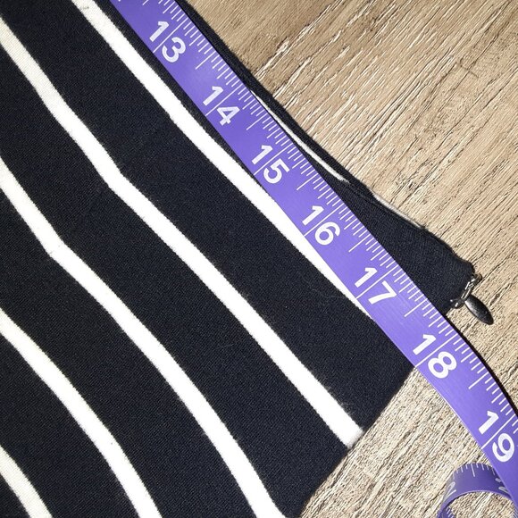 Banana Republic Skirt * Navy Blue w/White Stripes * Sz 14 EUC * T-Shirt Fabric - Picture 7 of 10